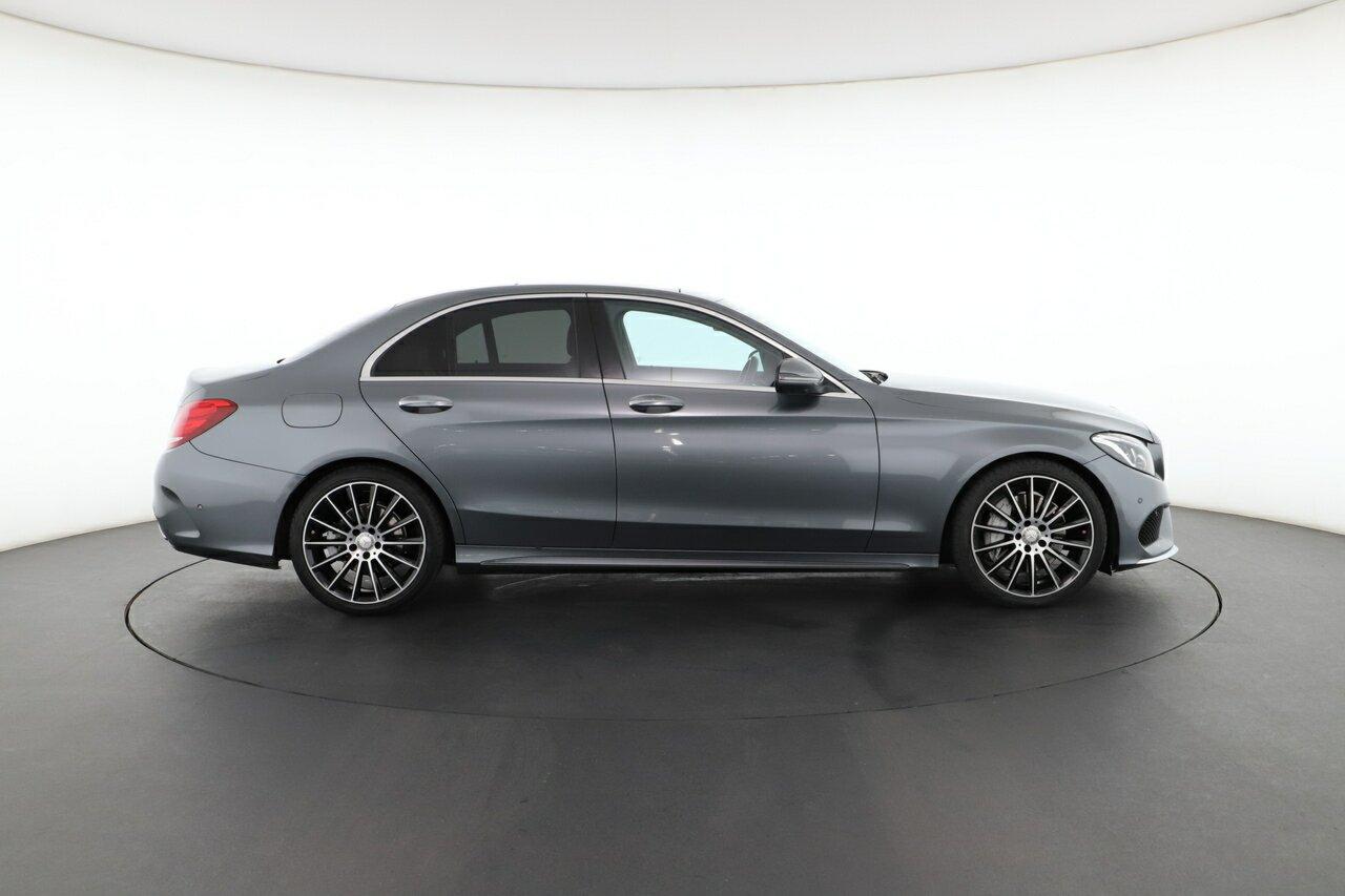 Mercedes Benz C-class image 2
