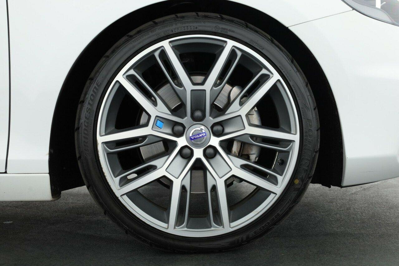 Volvo V40 image 4