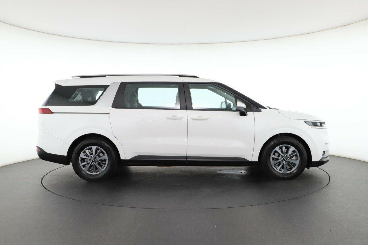 Kia Carnival image 2