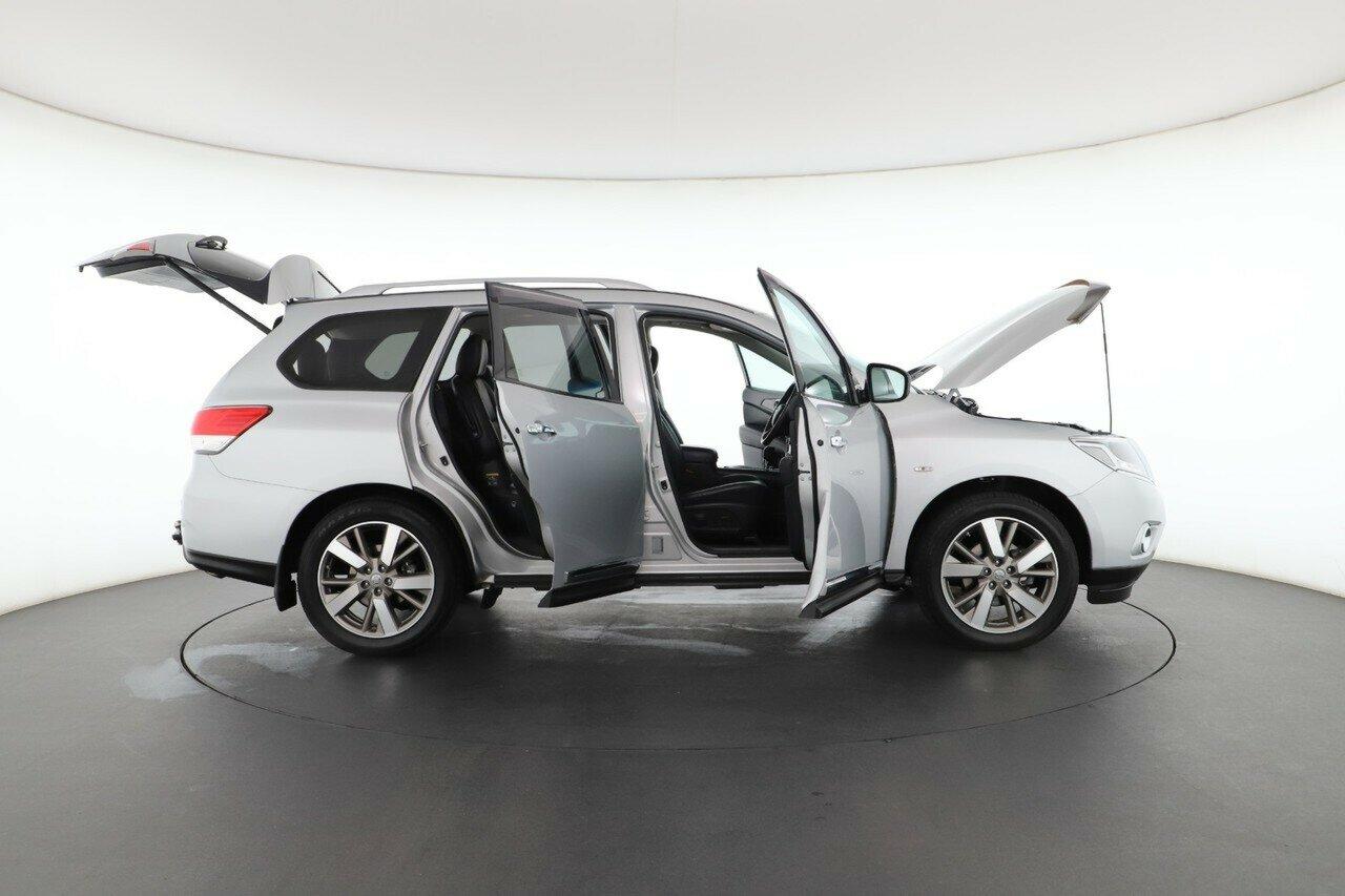 Nissan Pathfinder image 3