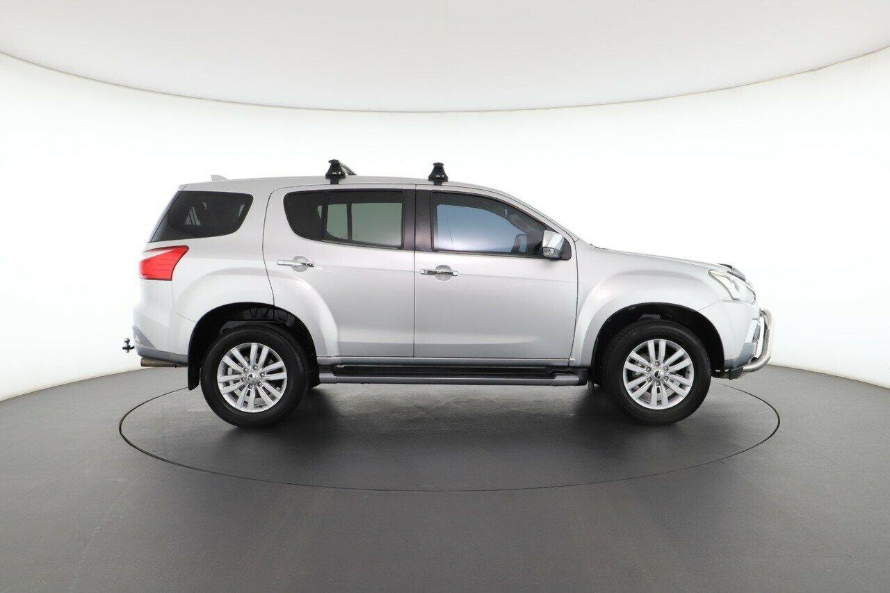 Isuzu Mu-x image 3