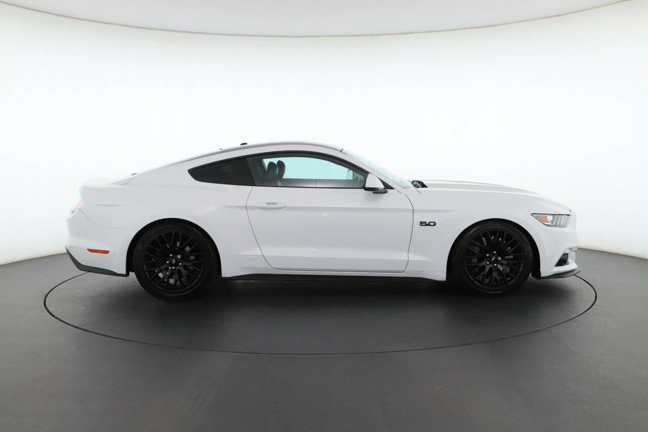 Ford Mustang image 2