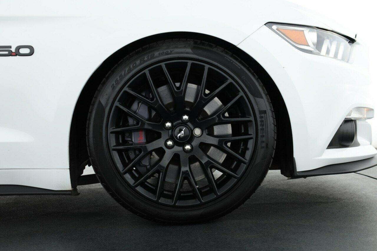 Ford Mustang image 3