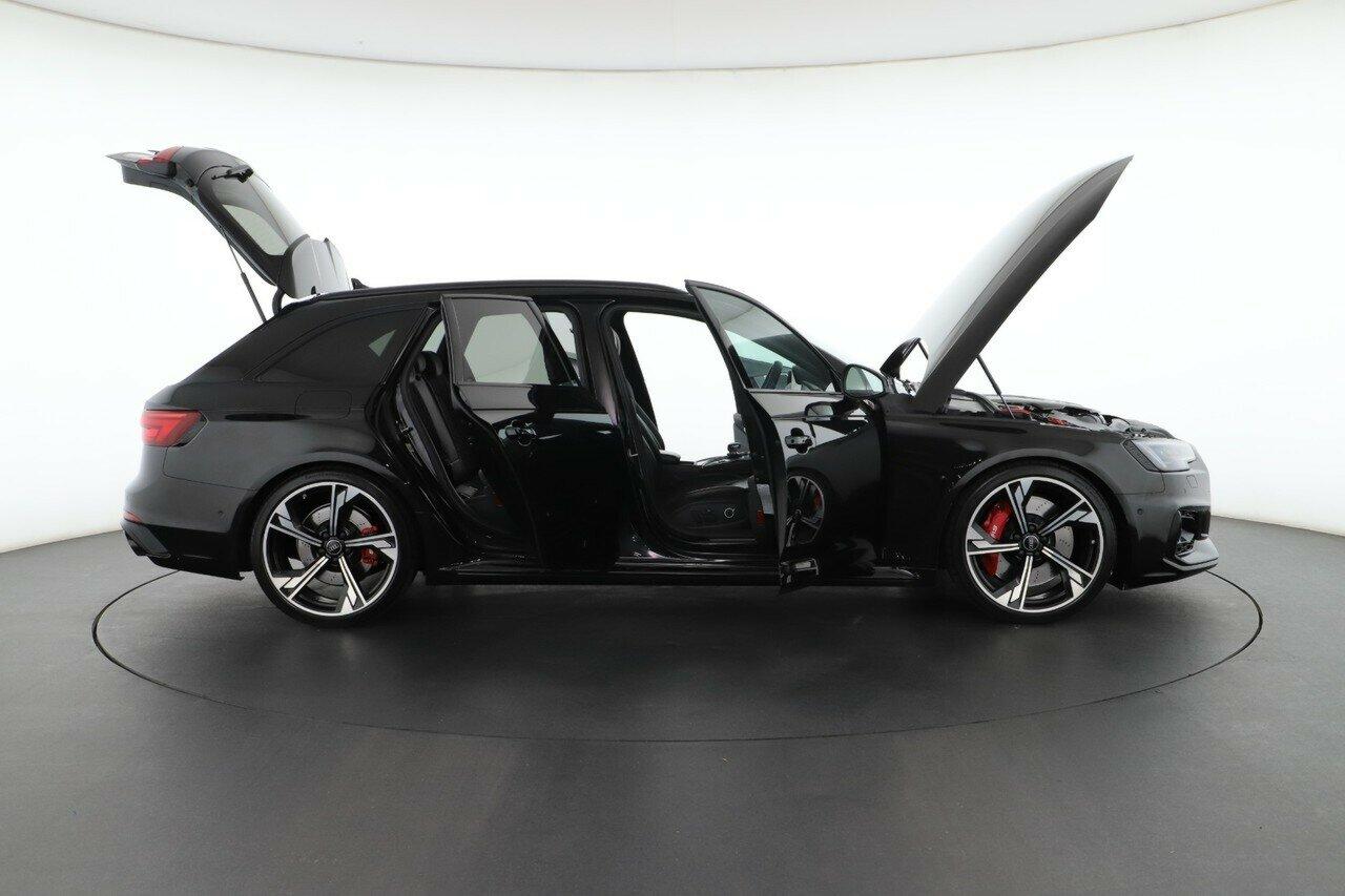 Audi Rs4 image 3
