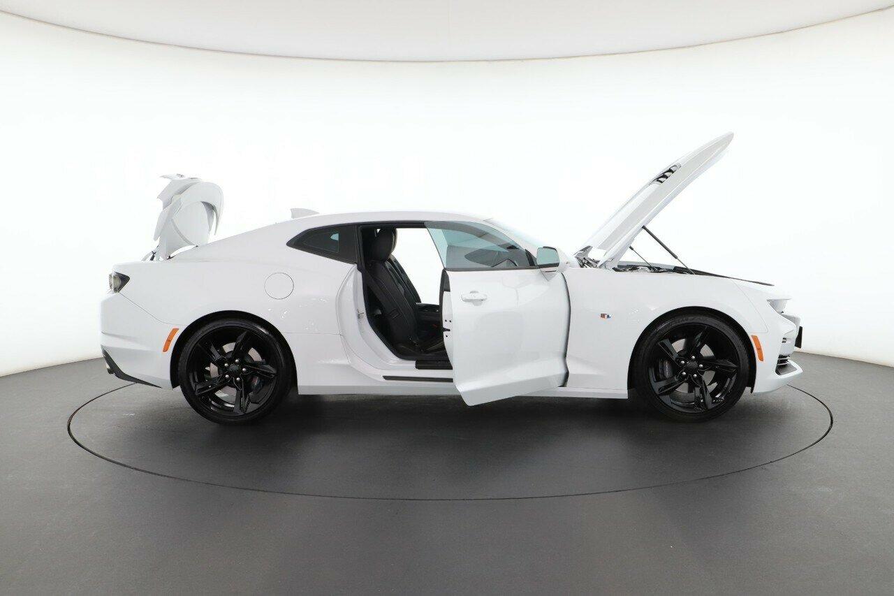 Chevrolet Camaro image 2