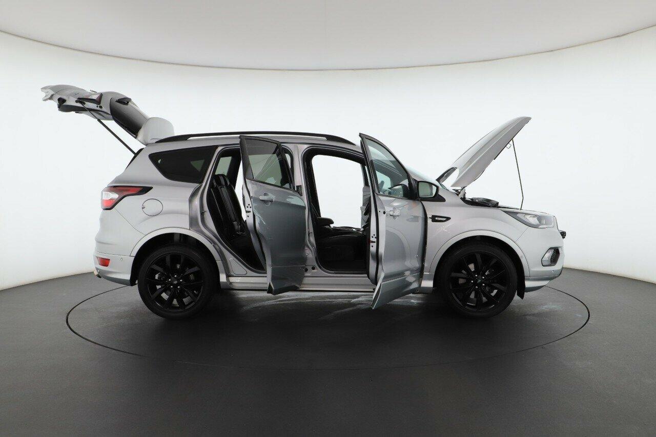 Ford Escape image 2
