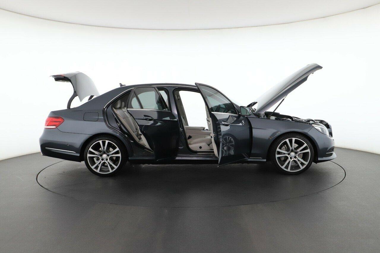 Mercedes Benz E-class image 2