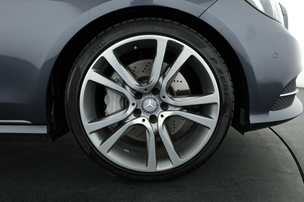 Mercedes Benz E-class image 4