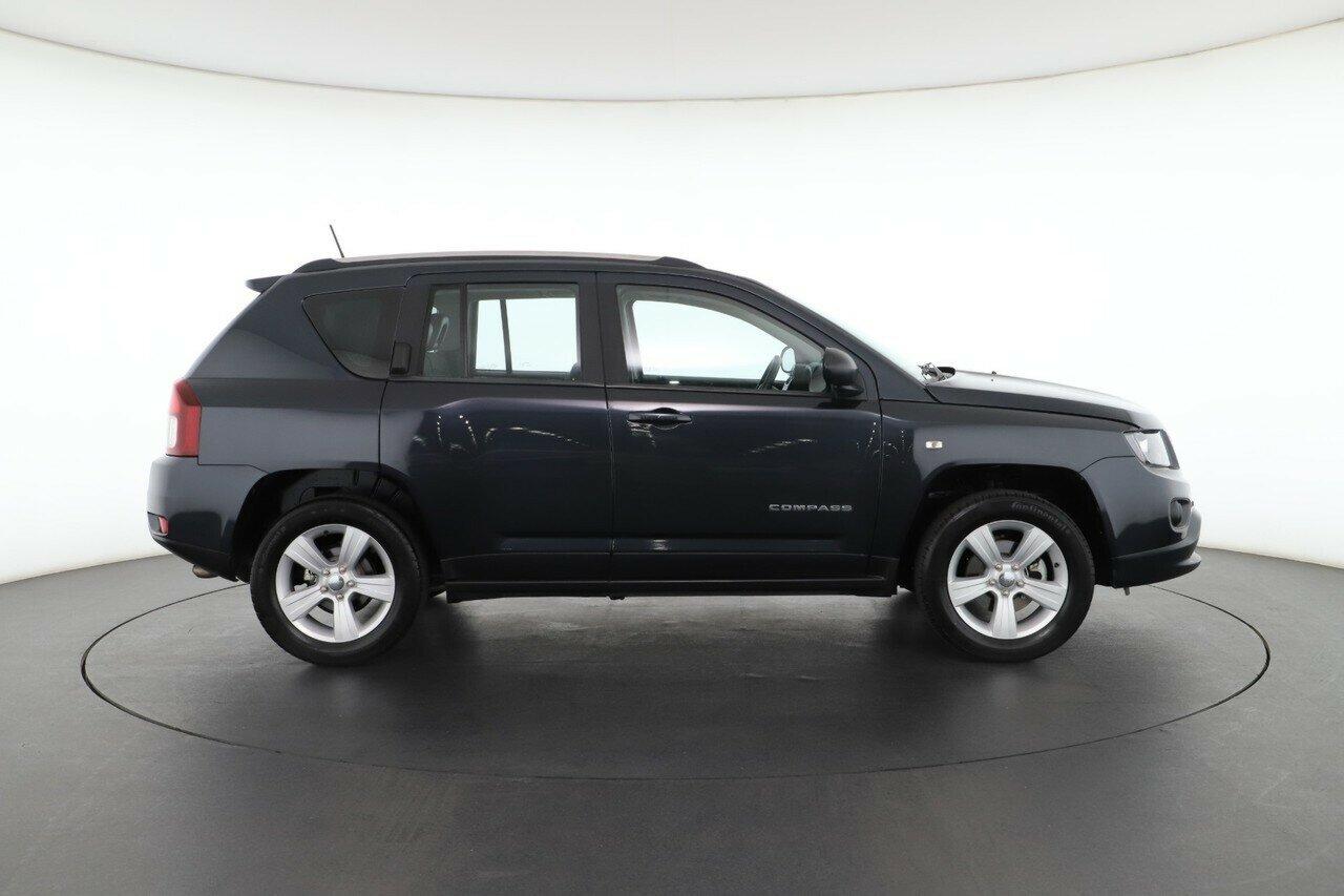 Jeep Compass image 2