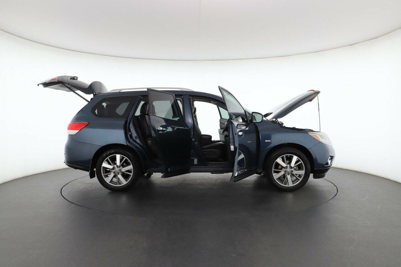 Nissan Pathfinder image 3