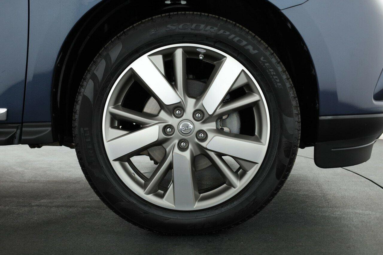 Nissan Pathfinder image 4