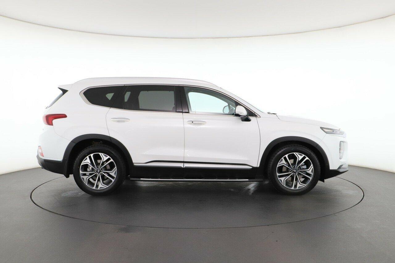 Hyundai Santa Fe image 2