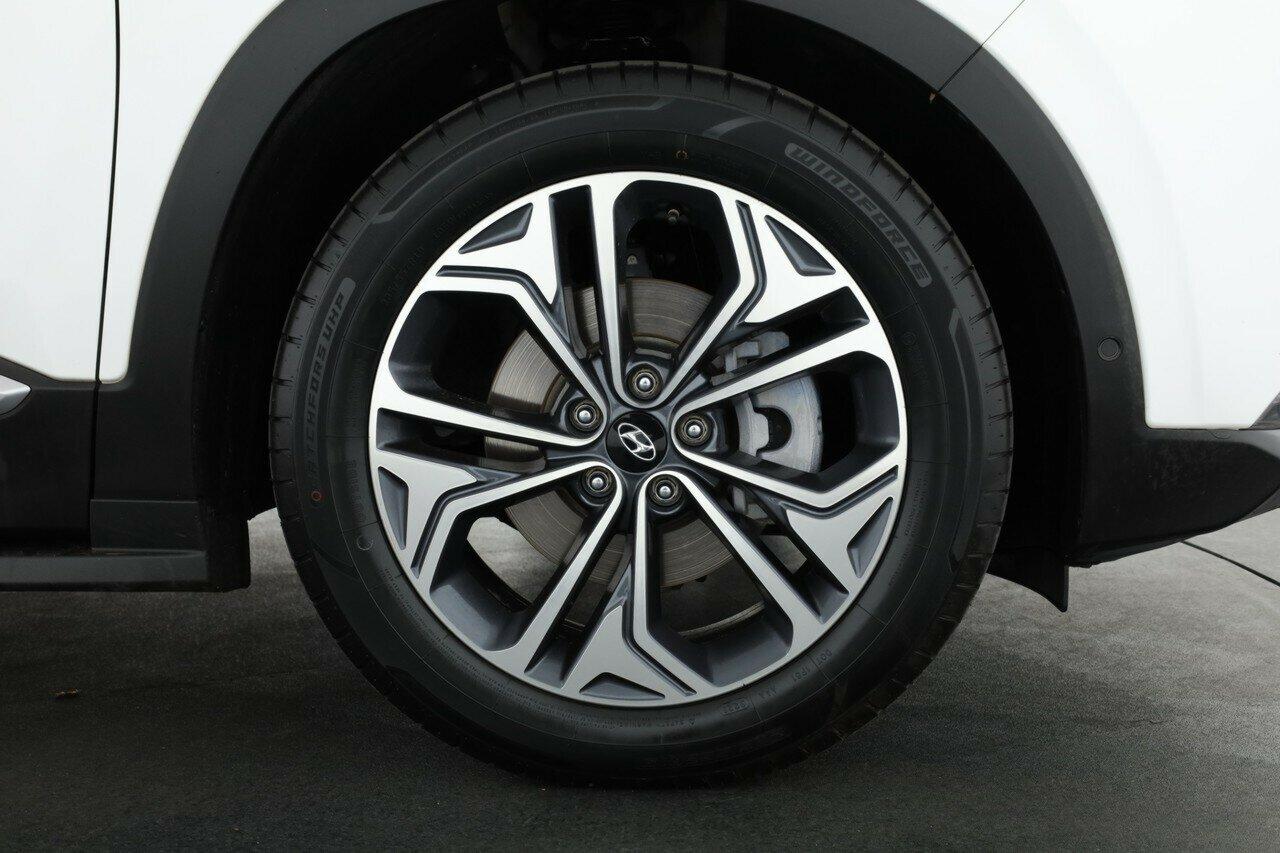 Hyundai Santa Fe image 3