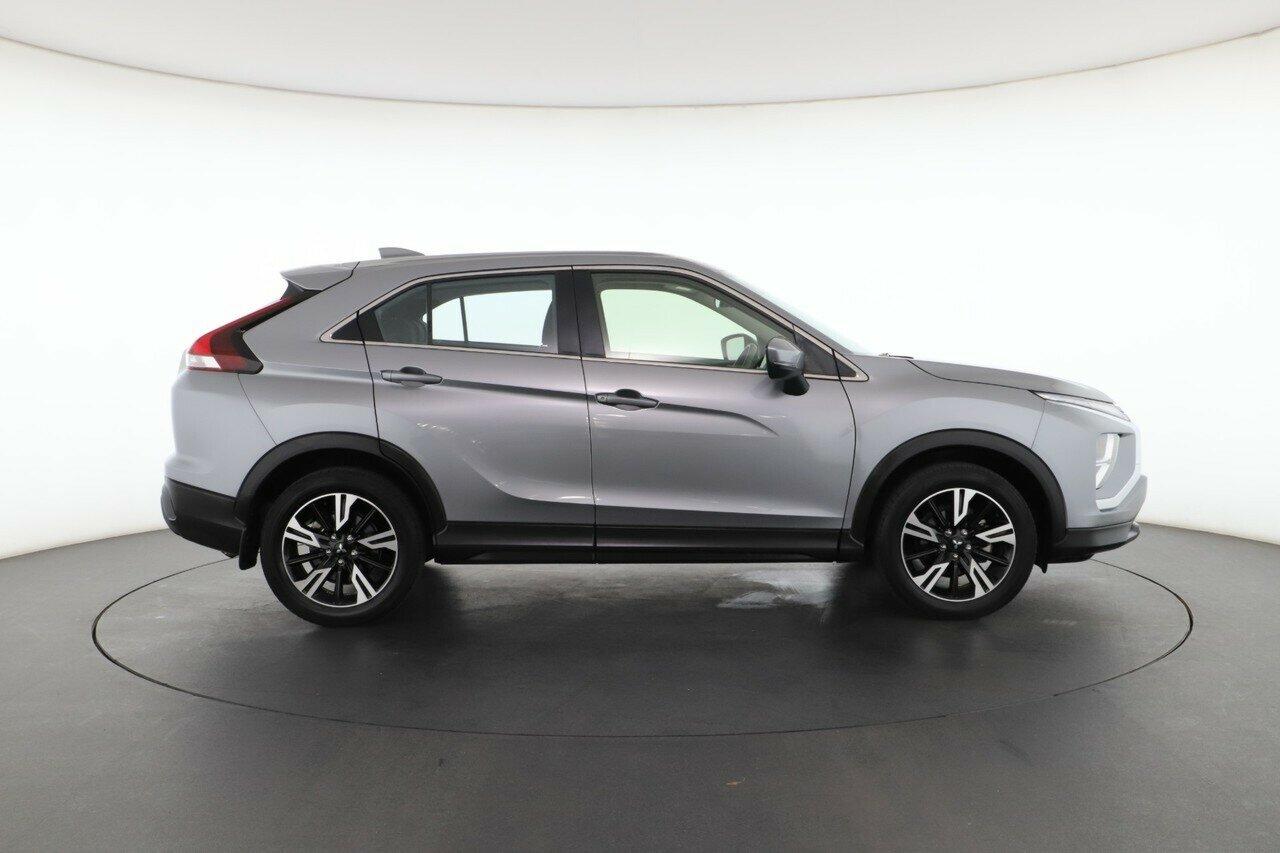 Mitsubishi Eclipse Cross image 2
