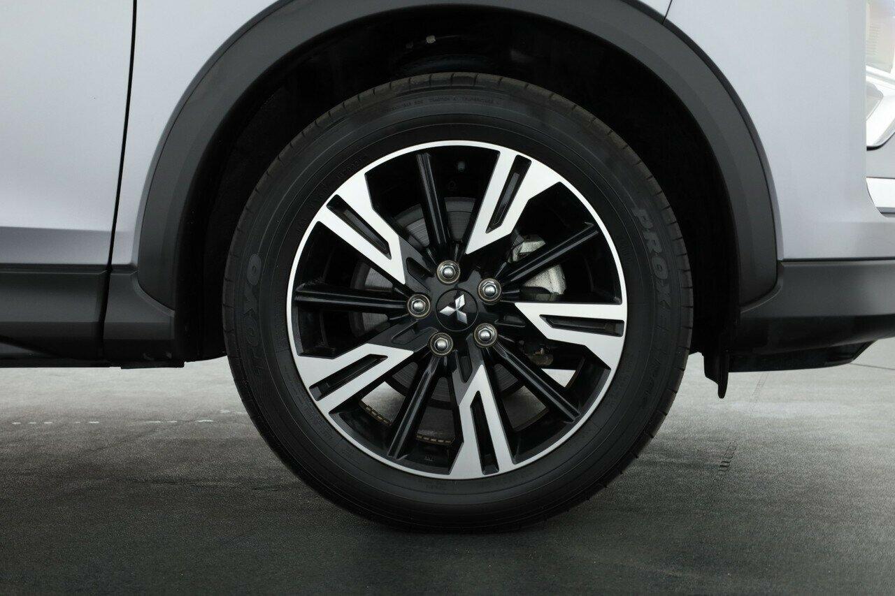 Mitsubishi Eclipse Cross image 3