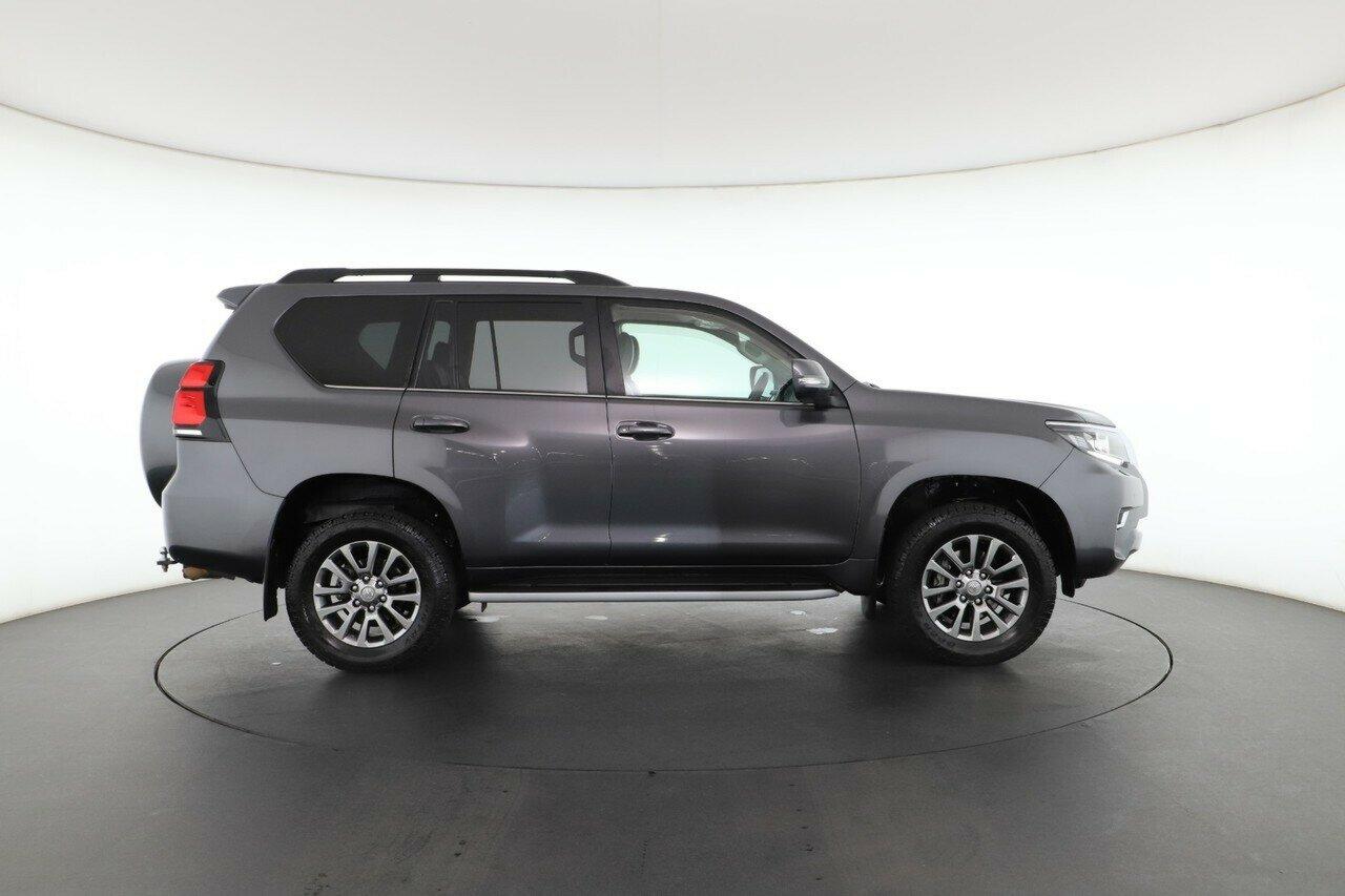 Toyota Landcruiser Prado image 2