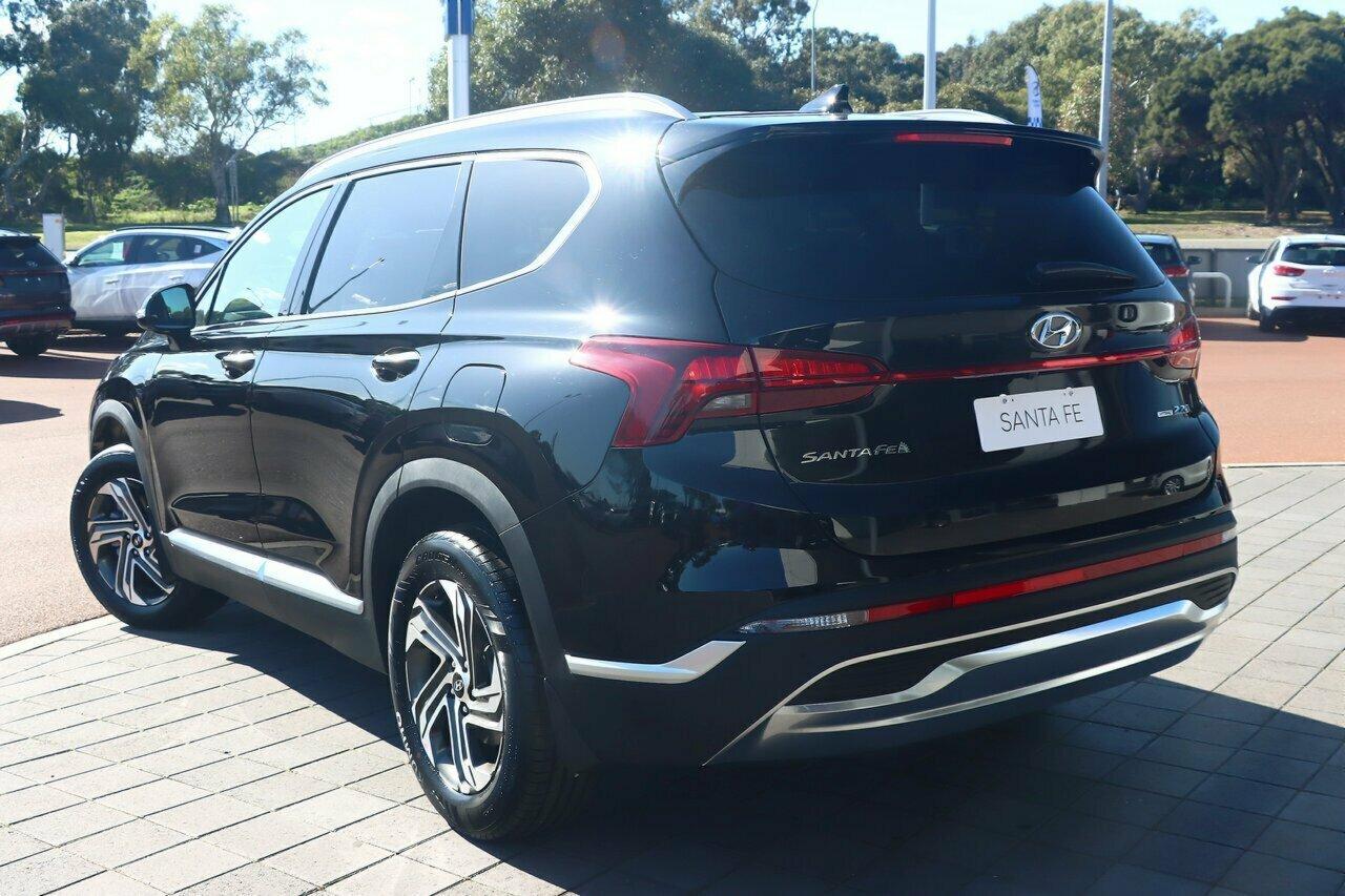 Hyundai Santa Fe image 3