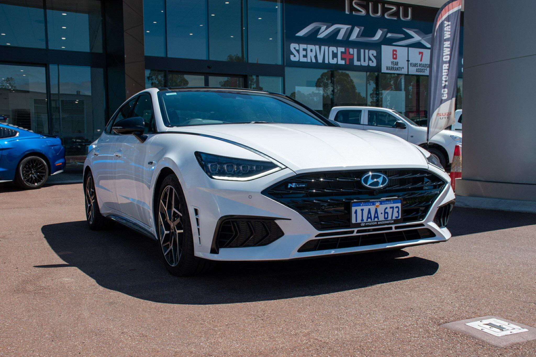 Hyundai Sonata image 1