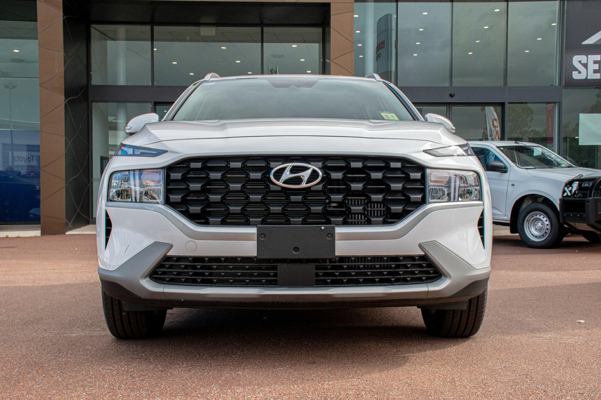 Hyundai Santa Fe image 2