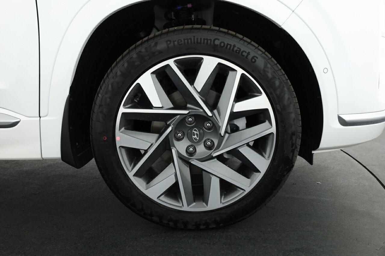 Hyundai Santa Fe image 3