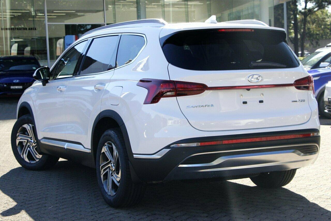 Hyundai Santa Fe image 3