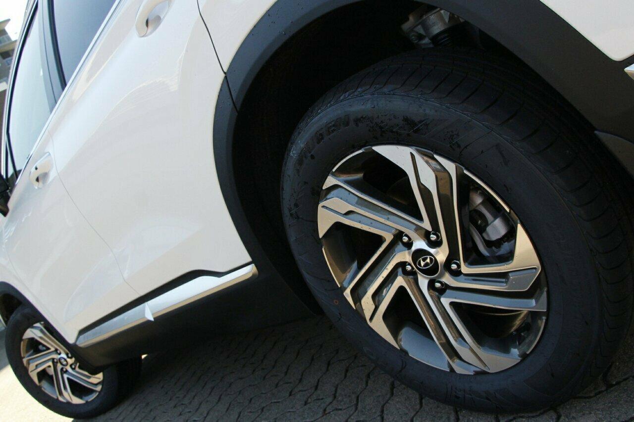Hyundai Santa Fe image 4