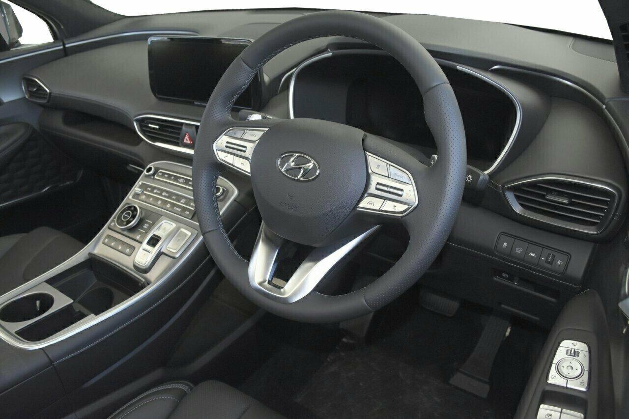 Hyundai Santa Fe image 3