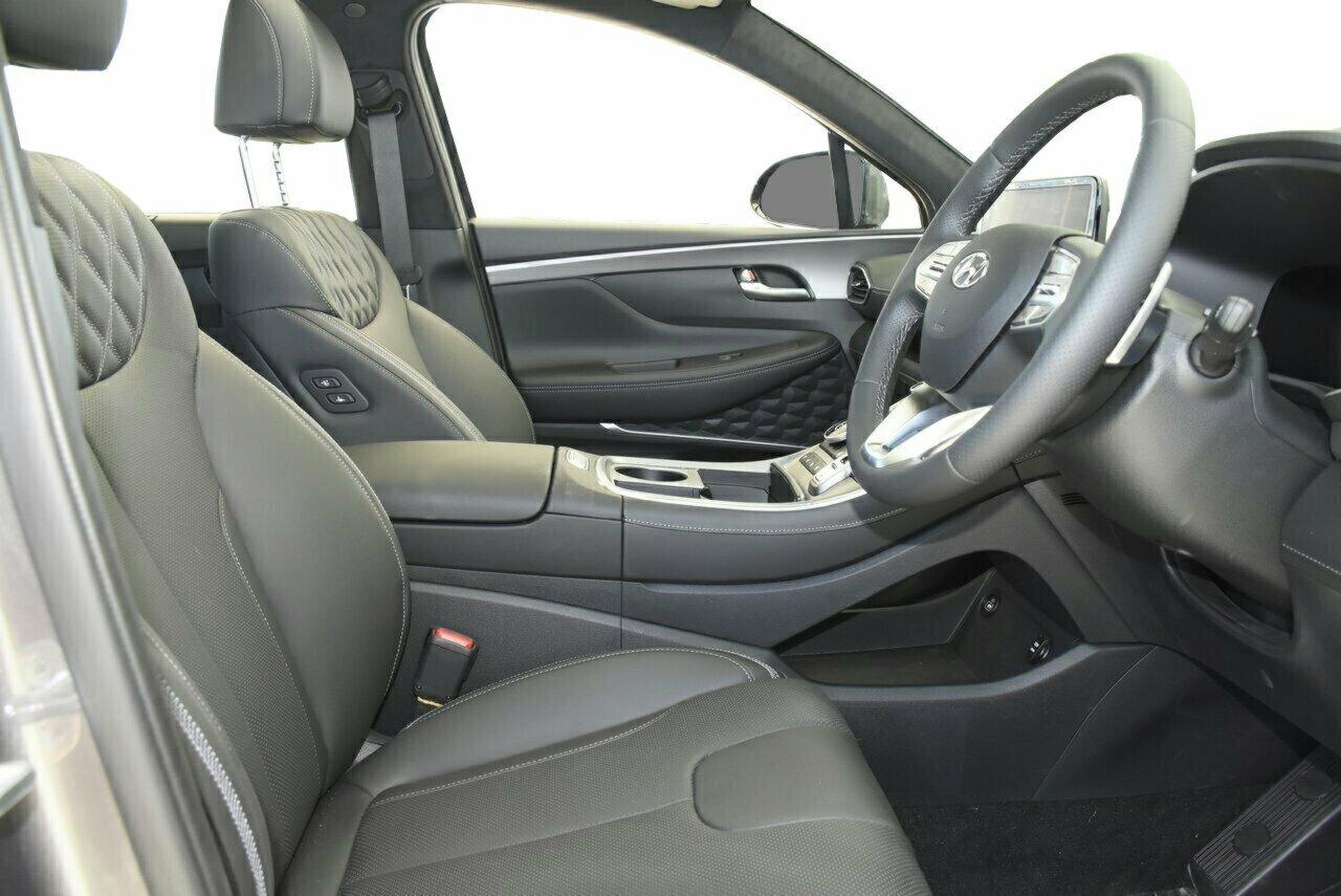 Hyundai Santa Fe image 4