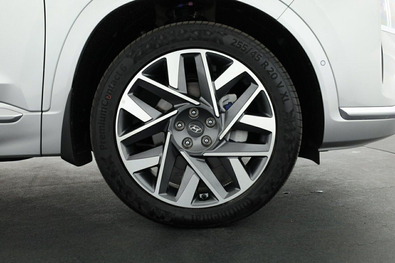 Hyundai Santa Fe image 3