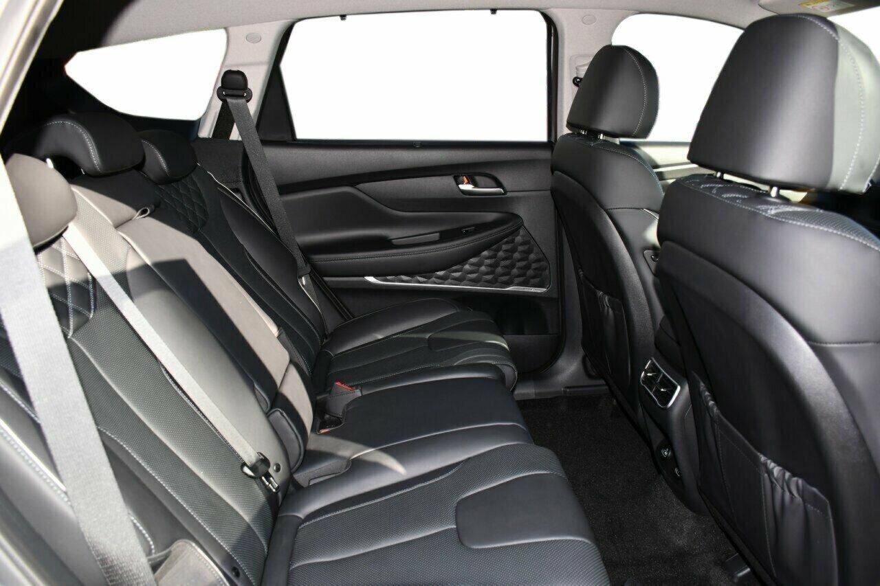 Hyundai Santa Fe image 4