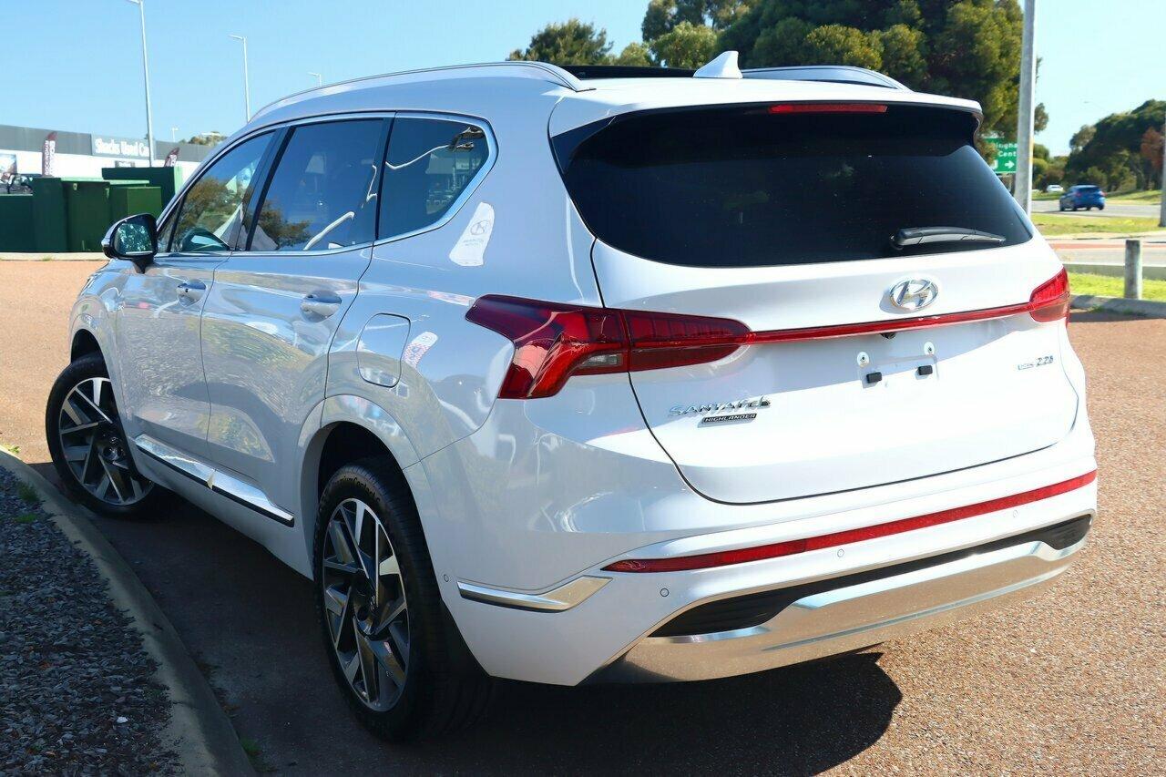 Hyundai Santa Fe image 3