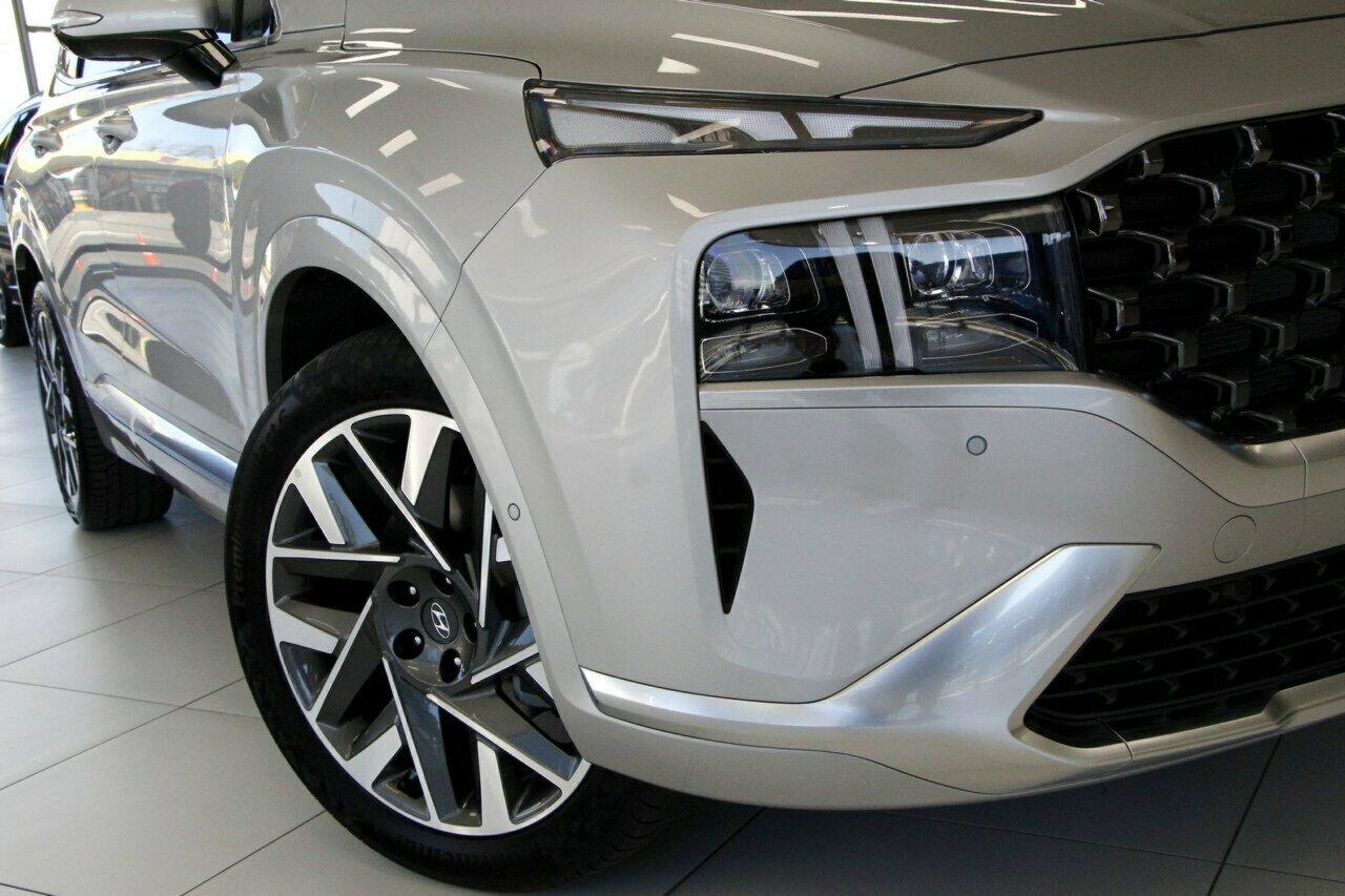 Hyundai Santa Fe image 2