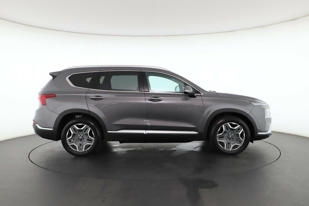 Hyundai Santa Fe image 2