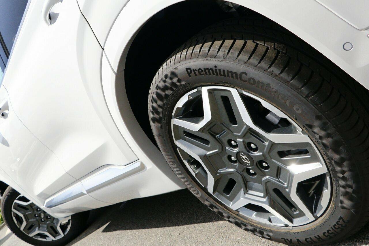 Hyundai Santa Fe image 4