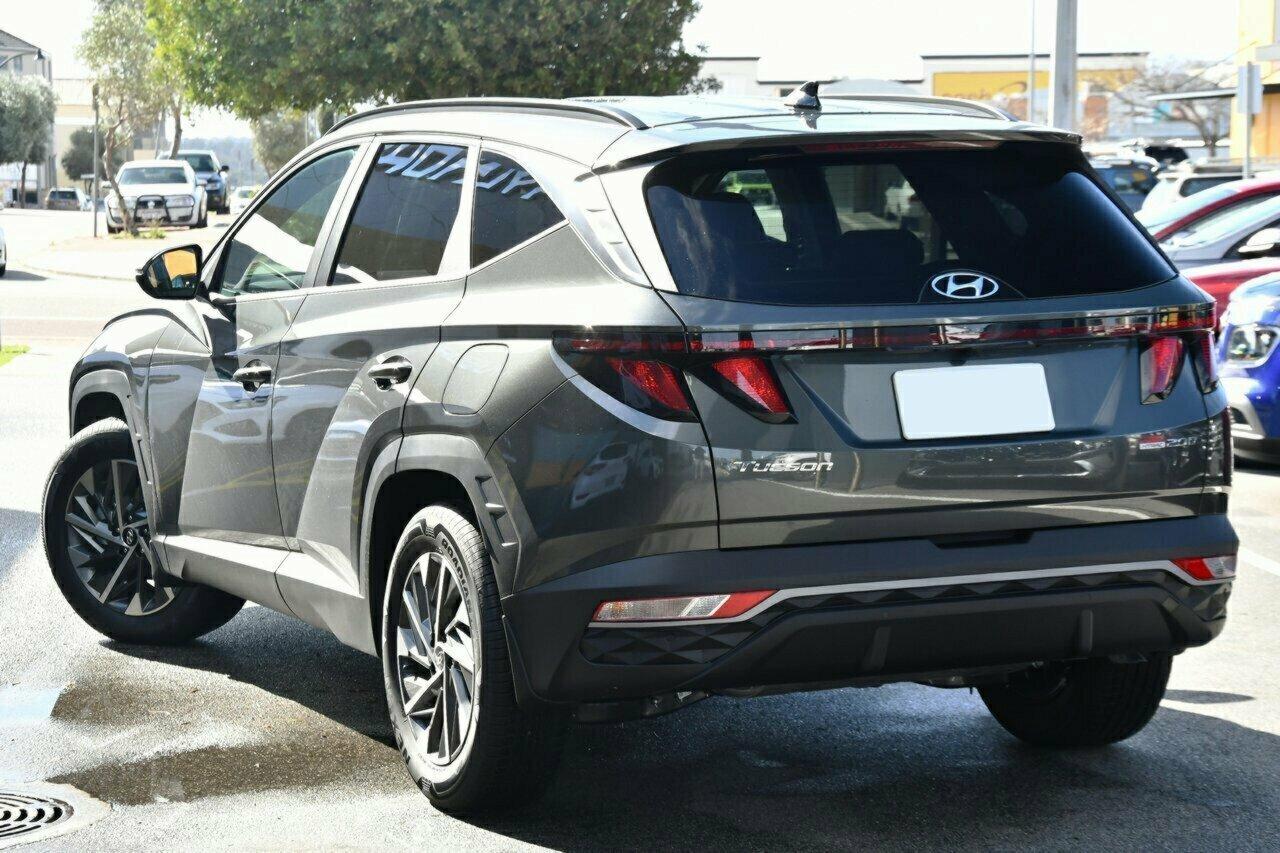 Hyundai Tucson image 3