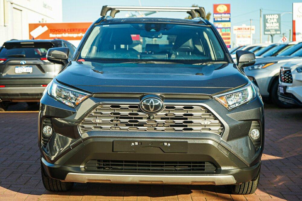 Toyota Rav4 image 3