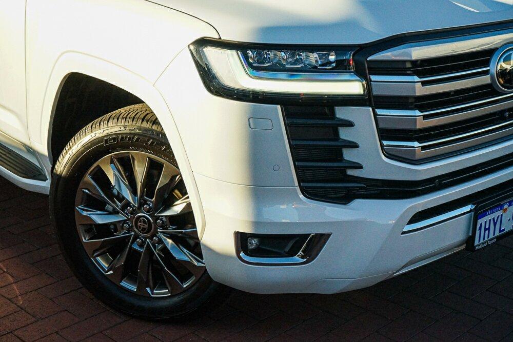 Toyota Landcruiser image 2