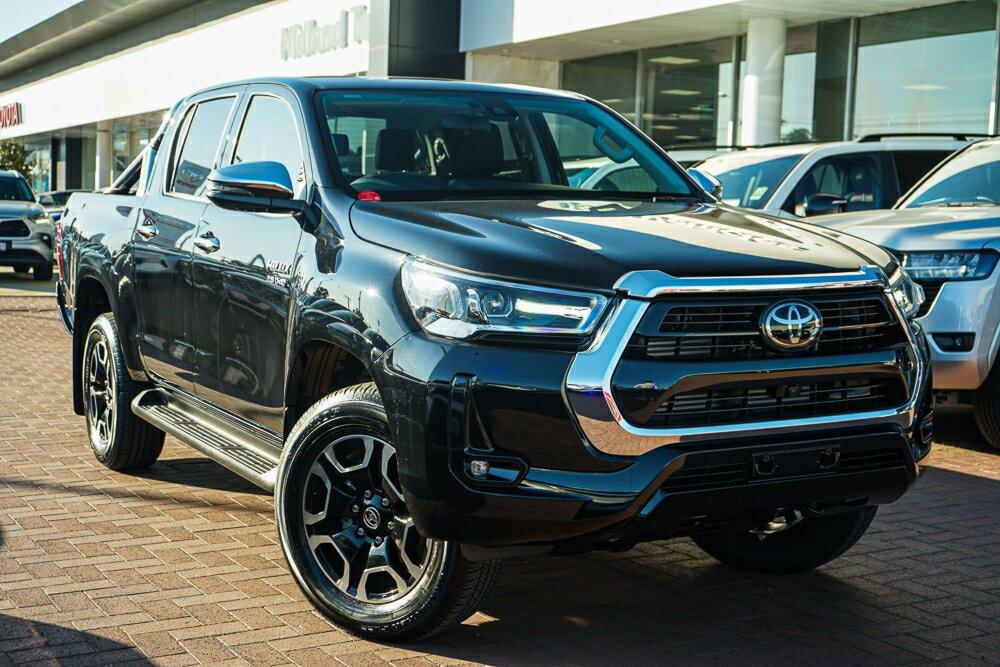 Toyota Hilux image 1