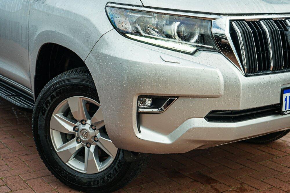 Toyota Landcruiser Prado image 2