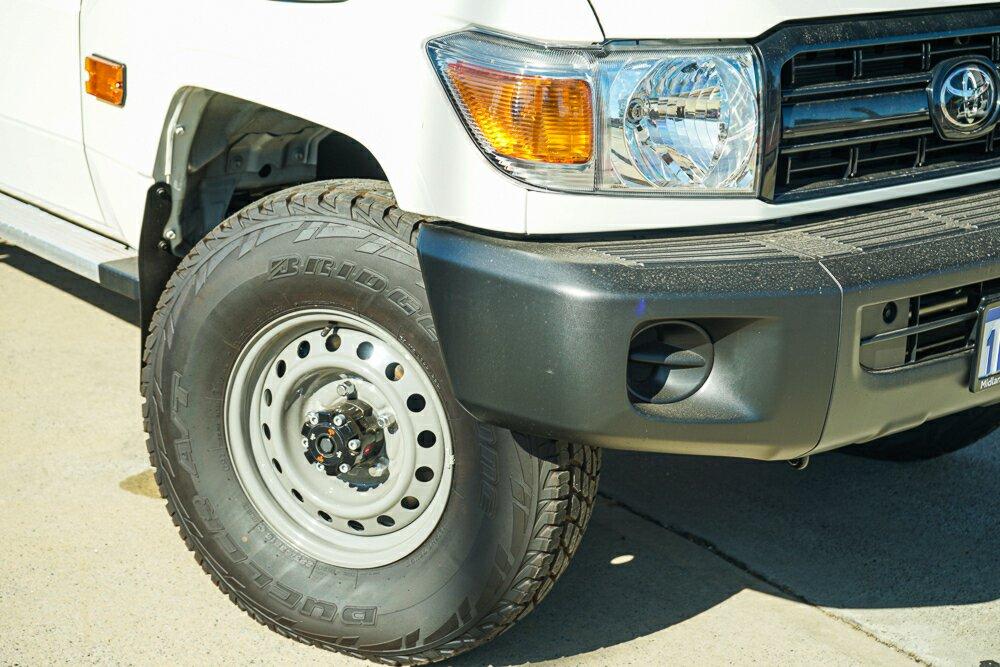 Toyota Landcruiser image 2