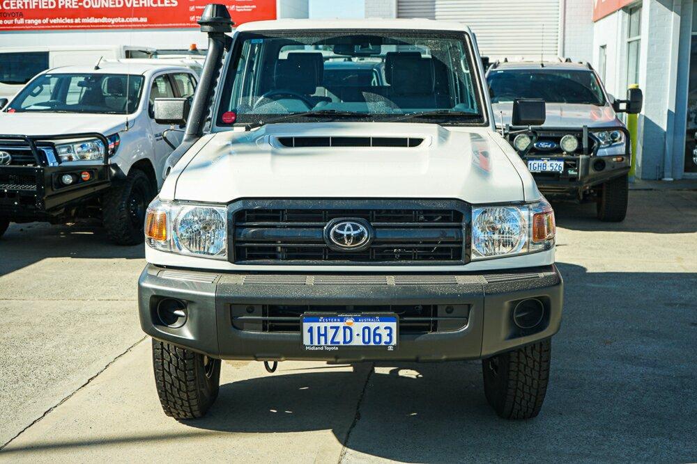 Toyota Landcruiser image 3