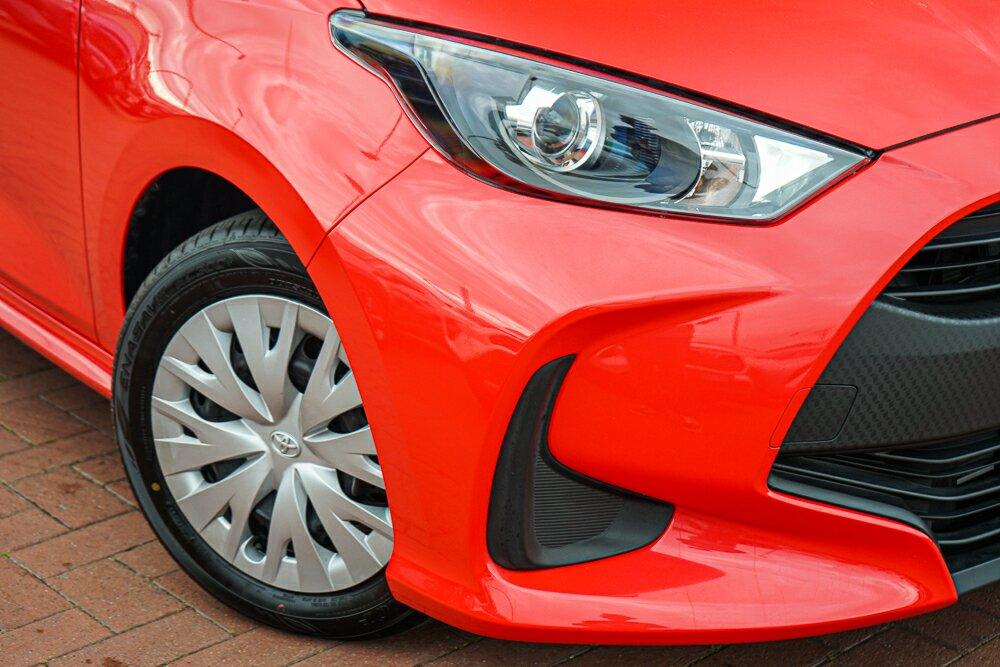 Toyota Yaris image 2