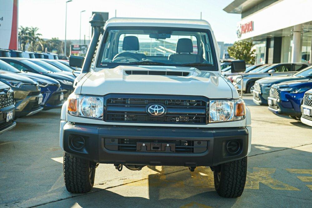 Toyota Landcruiser image 3