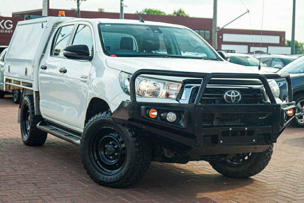 Toyota Hilux image 1