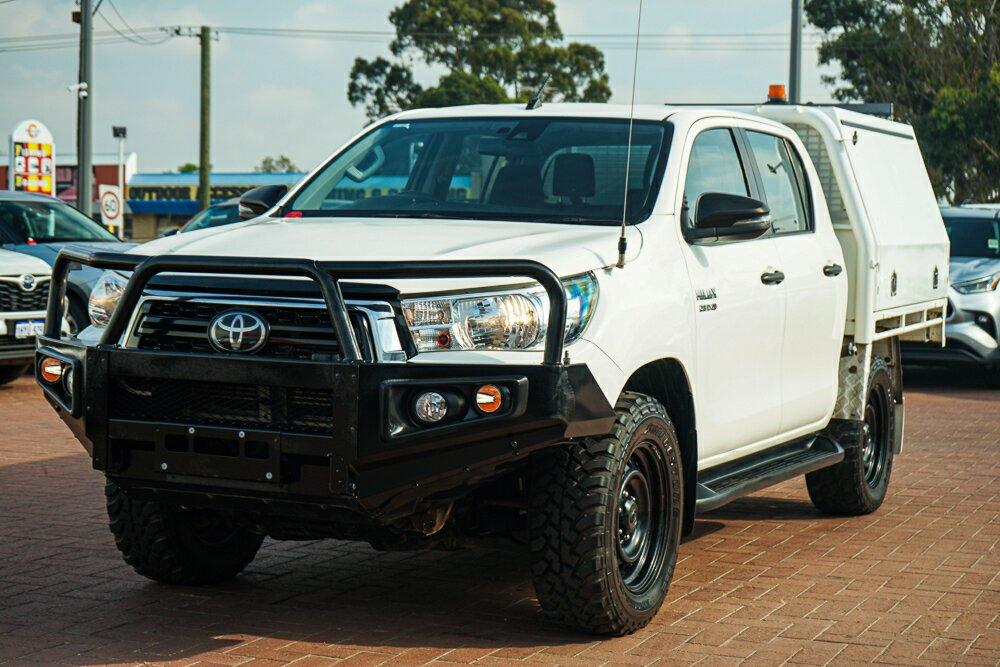 Toyota Hilux image 4