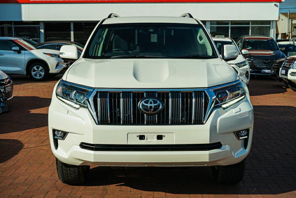Toyota Landcruiser Prado image 3