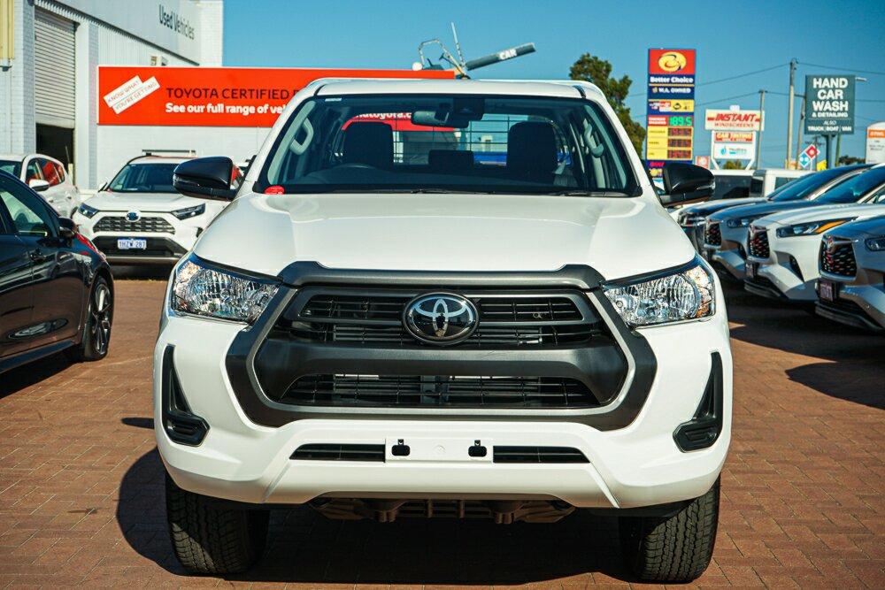 Toyota Hilux image 3