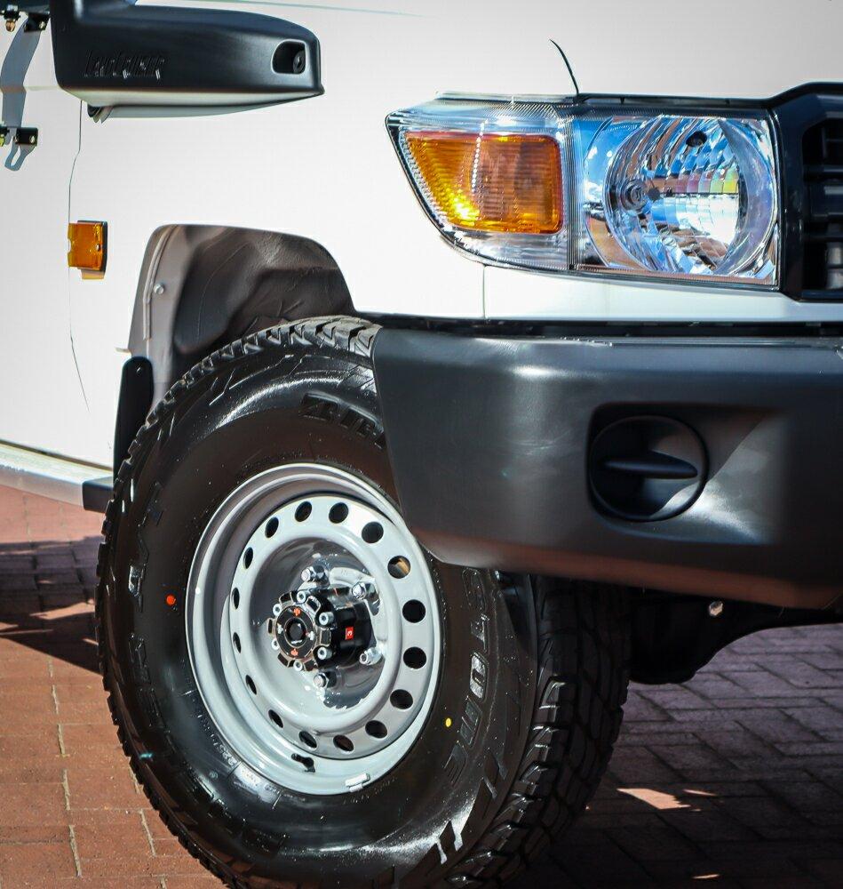 Toyota Landcruiser image 2