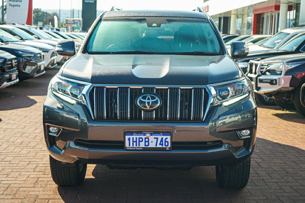 Toyota Landcruiser Prado image 3