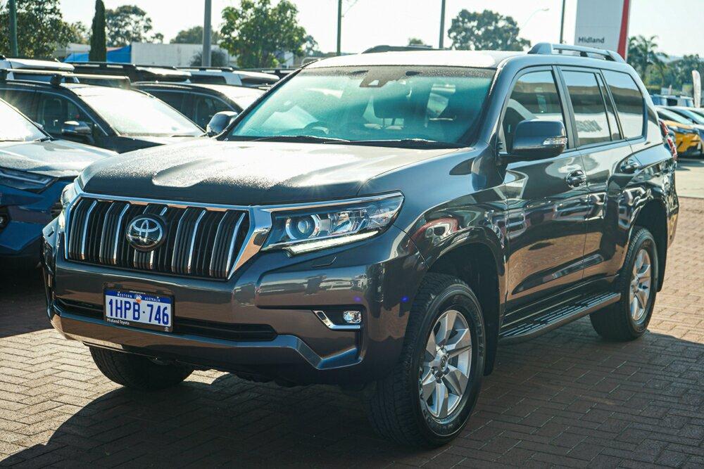 Toyota Landcruiser Prado image 4